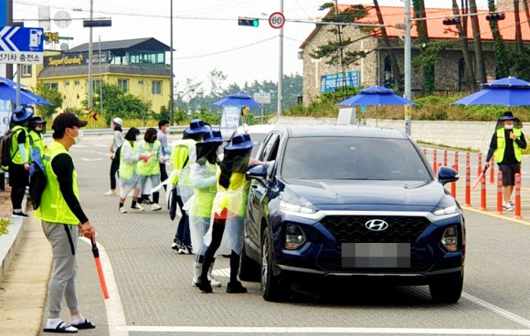 태안 만리포해수욕장 입장객 발열 검사