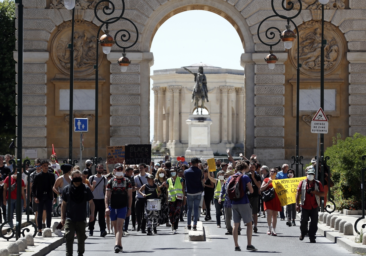 프랑스 남부 몽펠리에에서 지난달 6일 열린 인종차별 반대 시위의 모습.  EPA 연합뉴스
