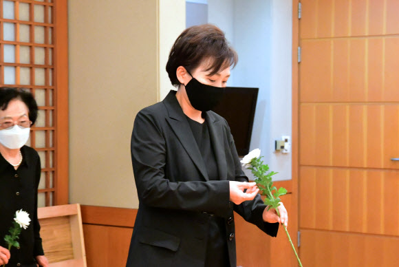 김현미 장관, 고 박원순 시장 조문