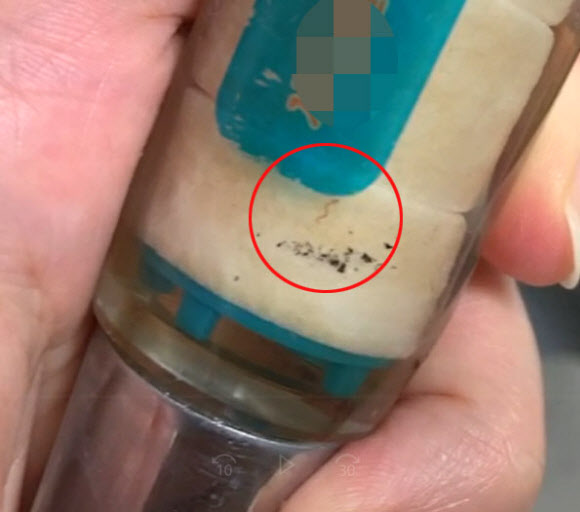 대체 왜 이러나… 인천 수돗물서 발견된 유충