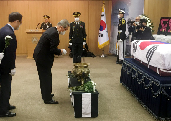 고 백선엽 장군 영결식 참석한 김종인 비대위원장