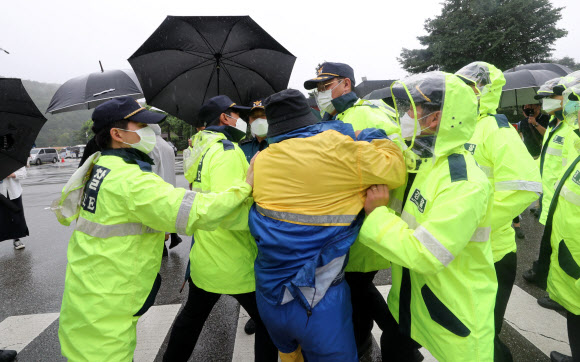 “백선엽 대전현충원 안장 반대”
