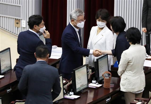 경기도의회 본회의 참석한 이재명 지사