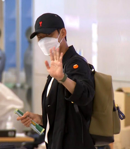 토트넘 손흥민이 2019-20시즌 일정을 마치고 28일 오후 인천국제공항을 통해 귀국하고 있다. 2020.7.28  연합뉴스 TV 제공