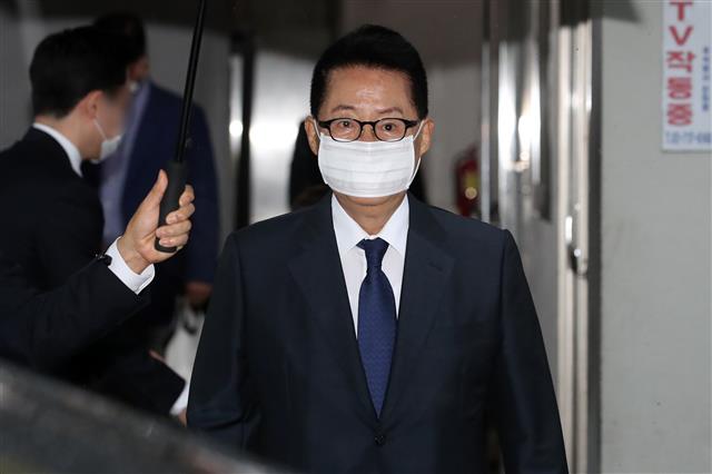 첫 출근하는 박지원 신임 국정원장