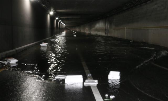 침수된 대전역 지하차도