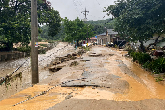 폭우가 남기고 간 자국