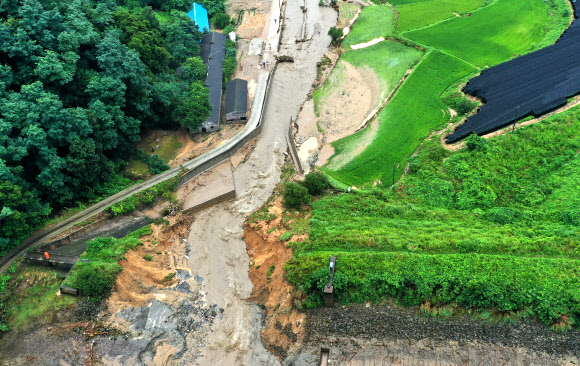 둑 무너진 이천 산양저수지