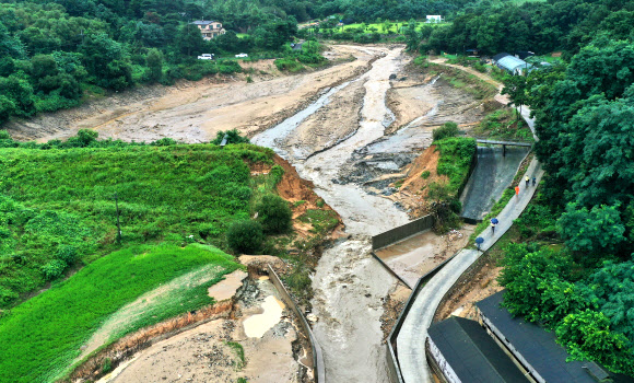 둑 무너진 이천 산양저수지