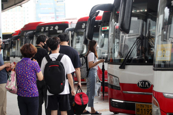휴가철에도 방역 수칙 ‘유념’