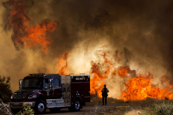 주민 대피령 내려진 미국 캘리포니아 산불