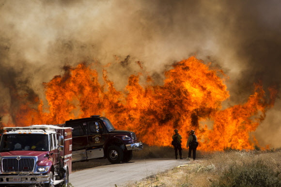 대형 산불에 캘리포니아 주민 7800여명 강제 대피령