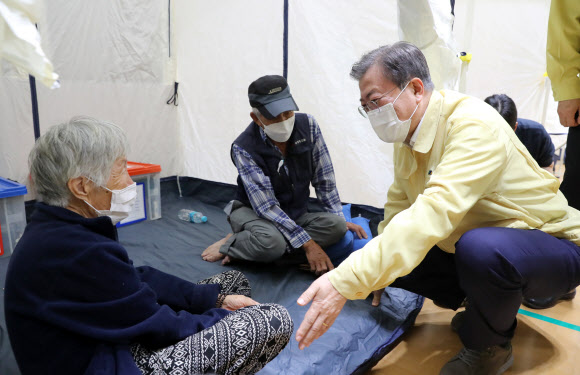 문 대통령, ‘이재민 위로’