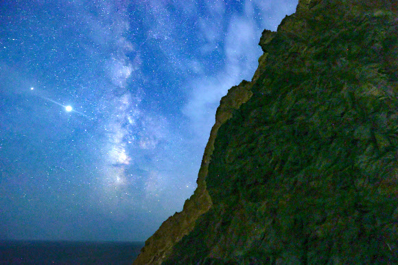 은하수 펼쳐진 독도의 밤