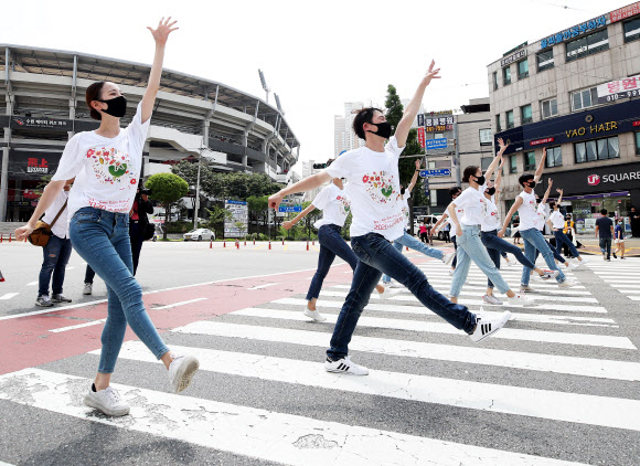 ‘발레 in 횡단보도’