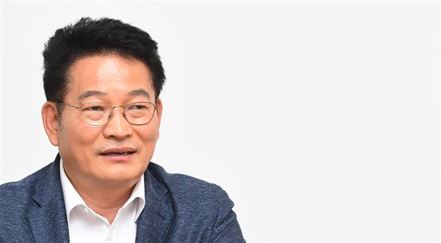 더불어민주당 의원인 송영길 국회 외교통일위원장