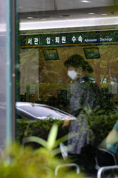 전공의 오늘부터 순차적 파업 돌입…수술 연기?진료 축소