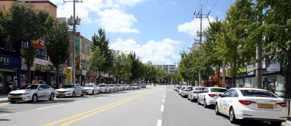 ‘도로에는 택시뿐’