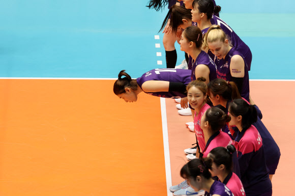 배구 여제의 인사