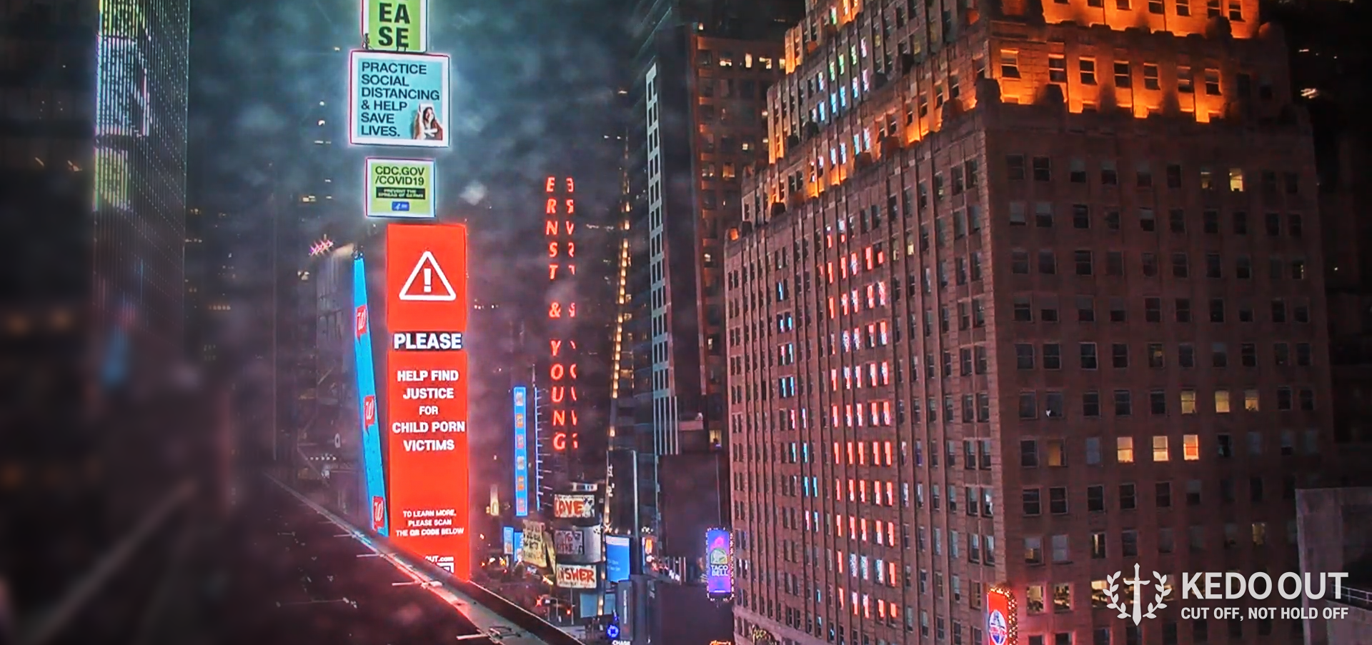 31일(현지시간) 미국 뉴욕 타임스퀘어 전광판에 걸린 세계 최대 아동 성착취물 사이트 ‘W2V’ 솜방망이 처벌 비판 광고. 케도아웃 제공