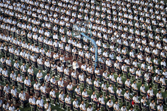 일제히 등교 시작한 중국 우한의 초중등 학생들