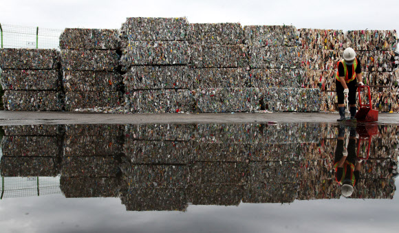 코로나 19 확산에 늘어난 재활용품