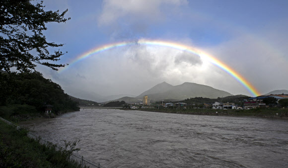 산청 경호강에 뜬 무지개