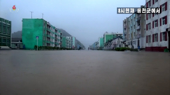 북한 강원도 통천군, 태풍에 물난리…도로 완전 침수