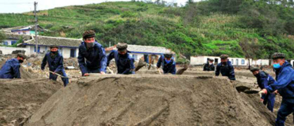 함경도 태풍피해 복구에 한창인 평양 수도당원사단