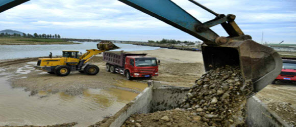 함경도 태풍피해 복구에 한창인 평양 수도당원사단