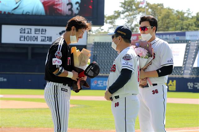두산, 박용택 은퇴 축하 고별 행사