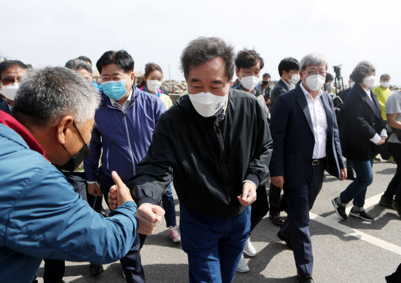 태풍피해복구 현장 찾은 이낙연 대표