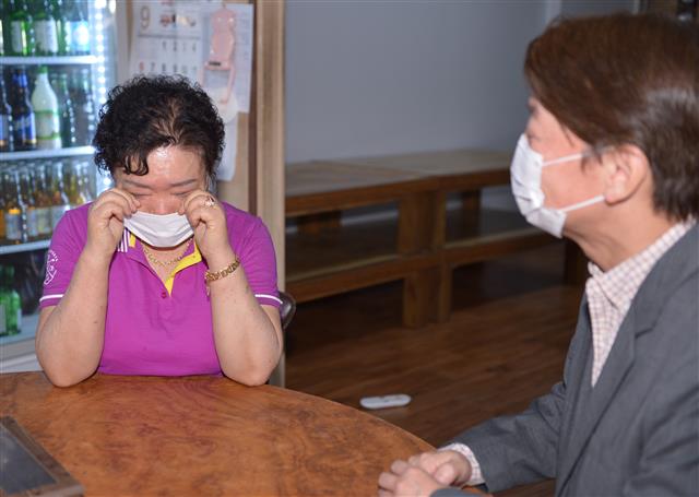 “나 때문인 거 같아서...미안해서” 끝내 눈물 터뜨린 국밥집 사장