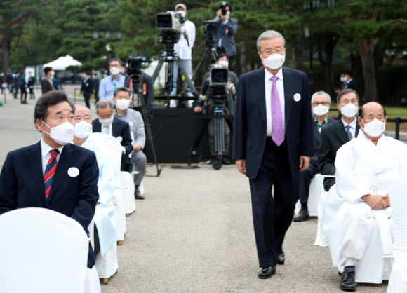 개천절 경축식 참석한 이낙연-김종인