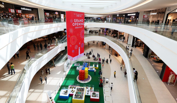 경기 남부 최대 쇼핑 테마파크 ‘스타필드 안성’ 내일 개장