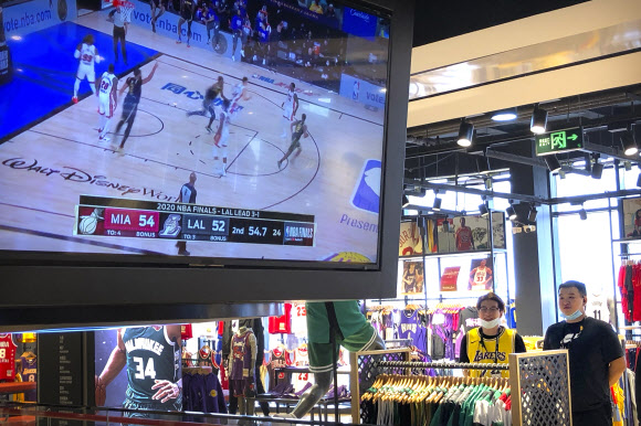 1년만에 중국 방송화면에 다시 등장한 NBA 경기