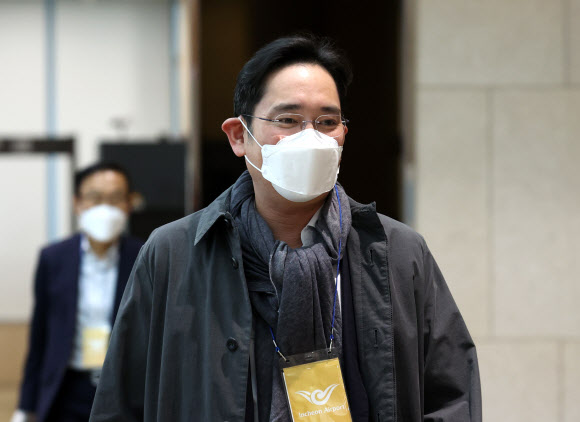 이재용 부회장, 유럽 출장 마치고 귀국