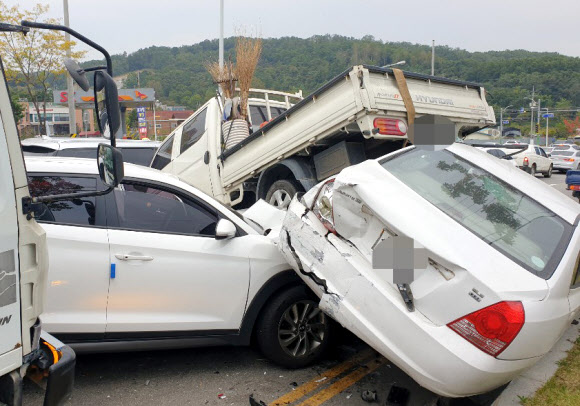 청주 용정동서 화물차 등 9대 추돌