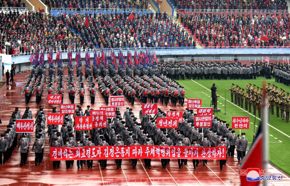 조선중앙통신은 조선노동당 제8차대회를 위한 청년 궐기대회가 김일성경기장에서 열렸다고 17일 전했다. 2020.10.17  평양 조선중앙통신=연합뉴스