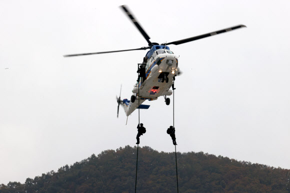 ‘코로나19 백신연구소를 보호하라’
