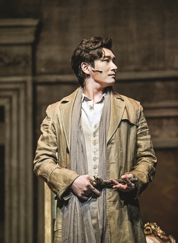 2015년 ‘베르테르’로 예술의전당 CJ토월극장 무대에 오른 조승우.<br>CJ ENM 제공