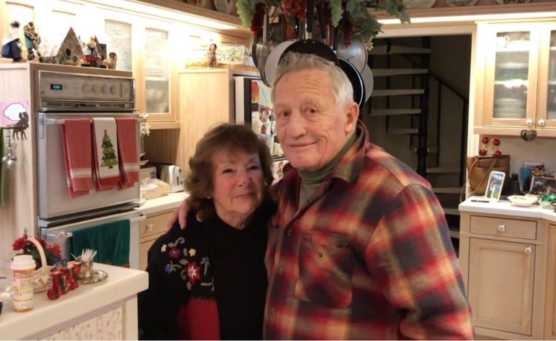 미국 콜로라도주를 덮친 대형 산불에도 한사코 대피할 것을 거부하고 자신들의 ‘지상 천국’에 남은 라일 힐더먼(86)과 아내 메릴린(84)의 다정했던 생전 모습. 트위터 캡처 