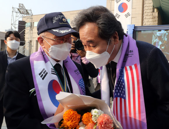 장동욱 참전용사 만난 이낙연 대표