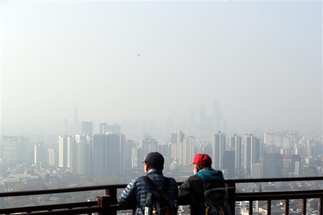 입동 추위 대신 미세먼지