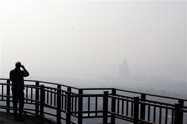 입동 추위 없고 미세먼지 가득