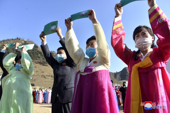 이어지는 북한 ‘새집들이’ 행사