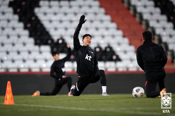 카타르와 평가전을 앞둔 남자축구 국가대표팀 정우영이 16일(현지시간) 오스트리아 마리아엔처스도로프 BSFZ아레나에서 훈련하고 있다. 2020.11.17 대한축구협회 제공