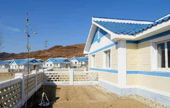 북한의 수해 지역에 새로 지어진 살림집