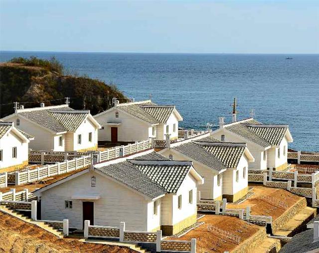 북한 수해 지역에 새로 지어진 살림집