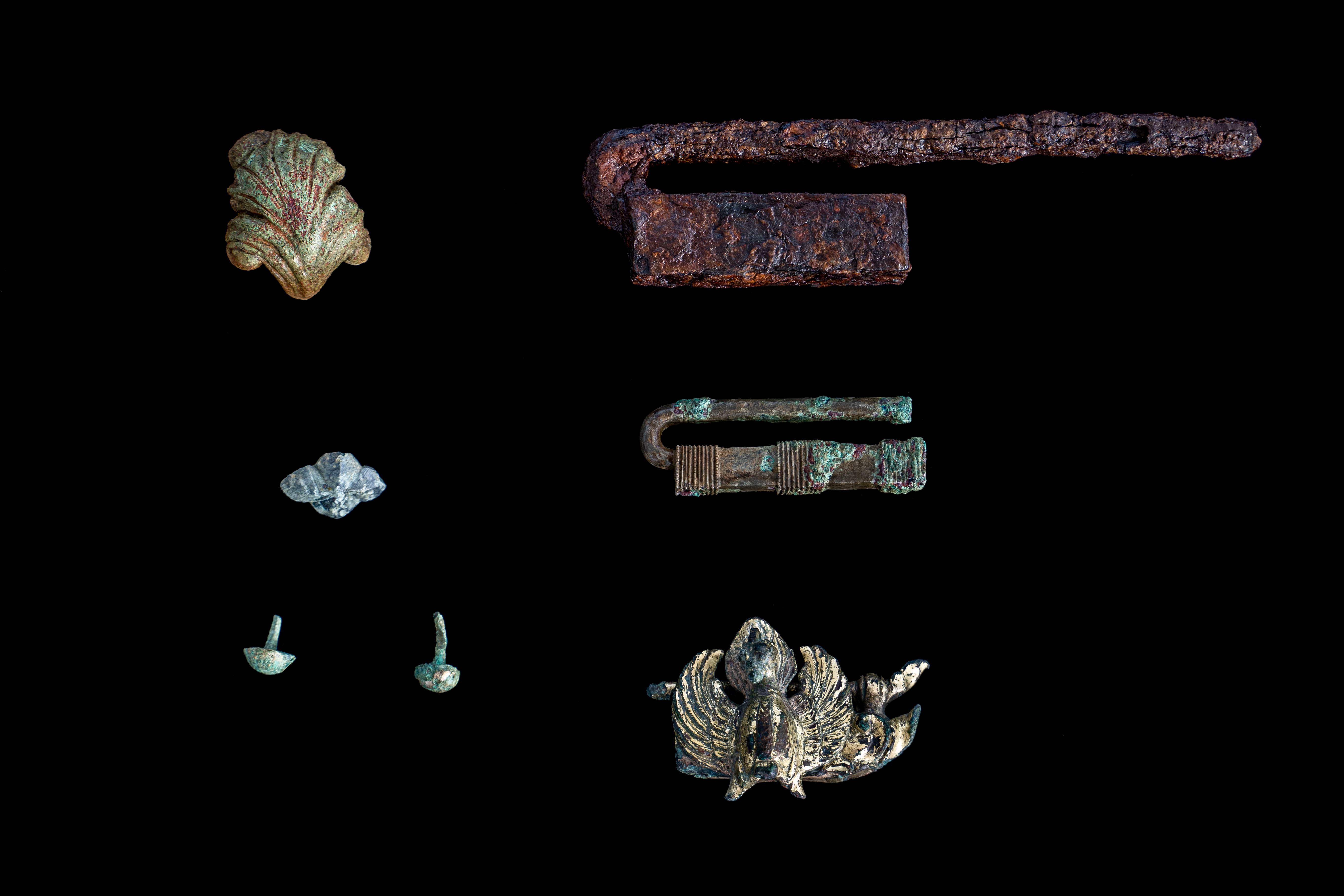 경주 황룡사 터 서회랑 서편 발굴조사에서 나온 금속 유물들. 국립경주문화재연구소 제공